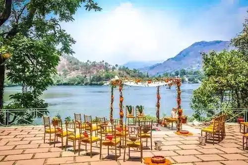 Destination wedding near mountains