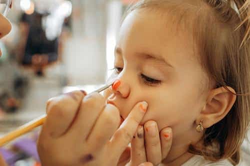 makeup activities for kids at weddings
